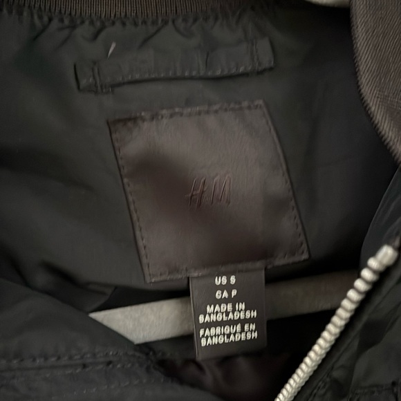 Men’s H&M Bomber Jacket in black - Picture 3 of 6